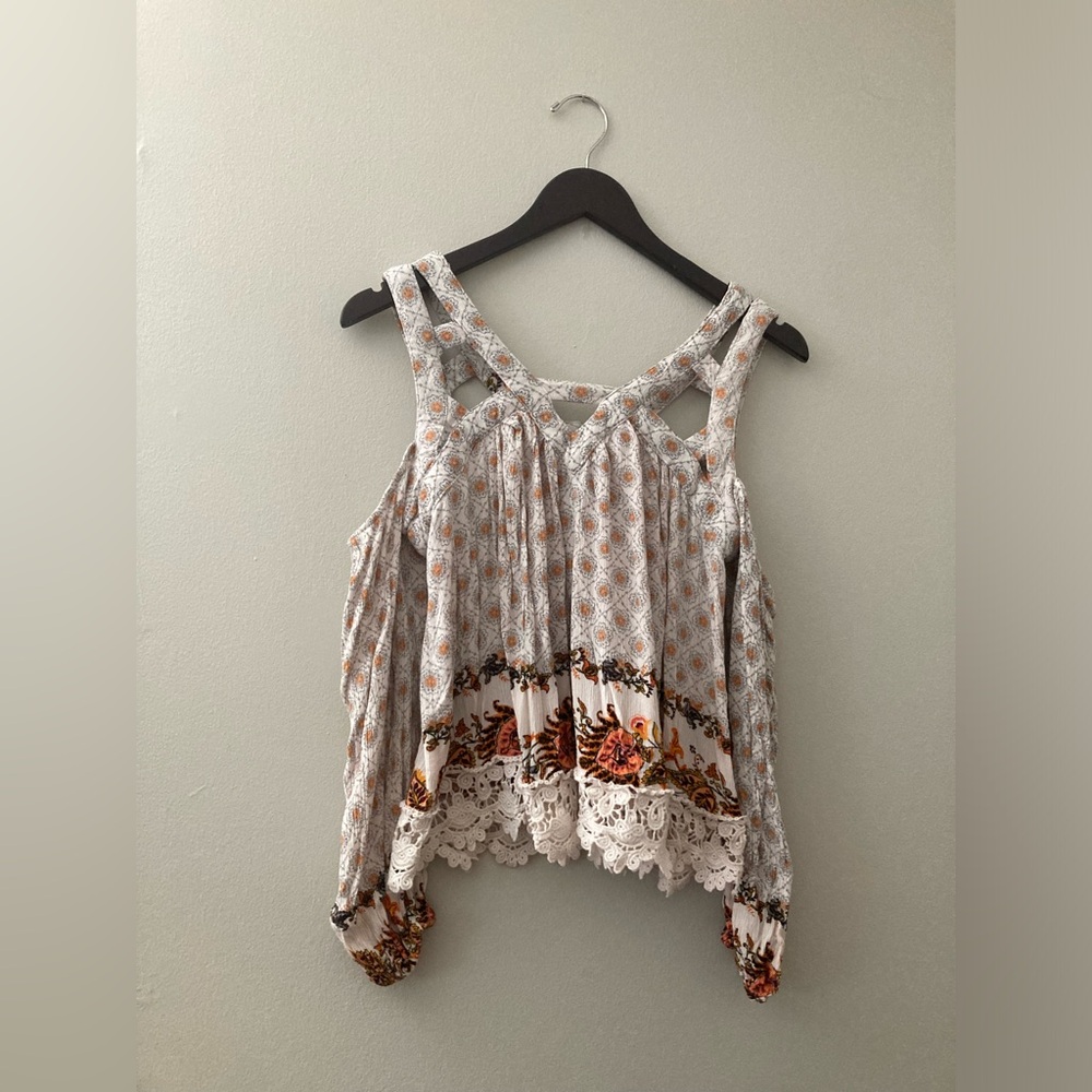 Altar’d State blouse - Picture 5 of 8